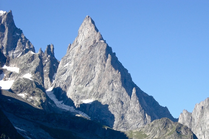 La Cresta Sud dell'Aiguille Noire de Peuterey, le Dames Anglaises ed il Pic Gugliermina 