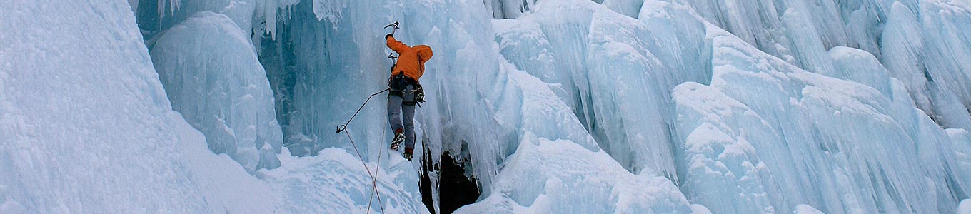 Corso di arrampicata su ghiaccio di cascata nel Brianconnais (Fr)